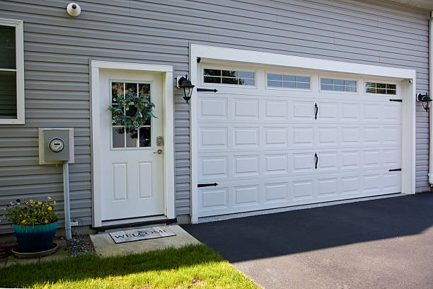 24/7 Emergency Garage Door Panel Replacement experts in Marion, WI